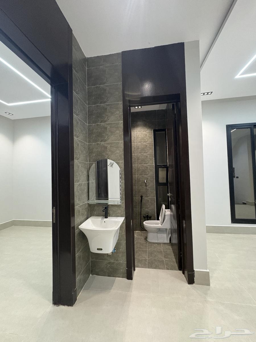 8 bedroom villa in Al Uraija Al Gharbiyah 19