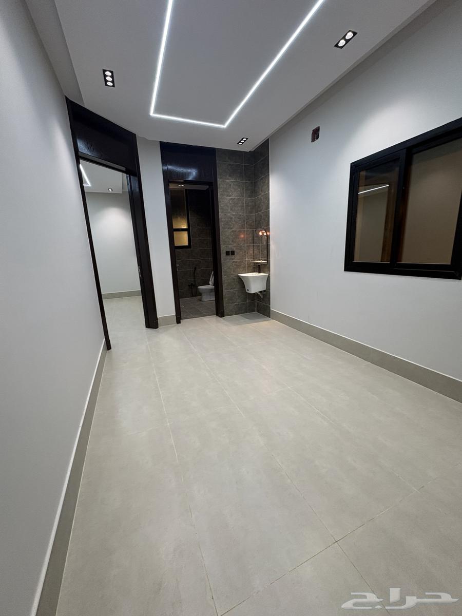 8 bedroom villa in Al Uraija Al Gharbiyah 23