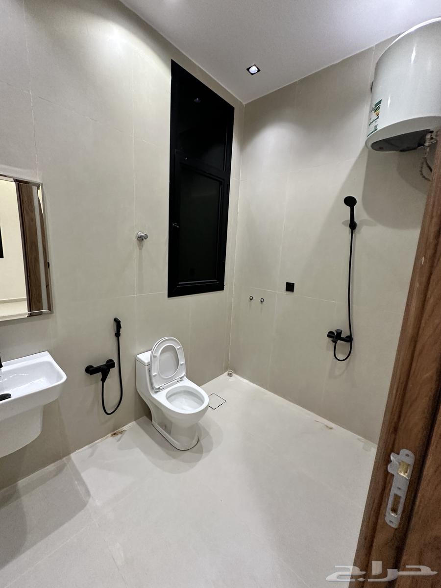 5 bedroom villa in Al Jamiah 24
