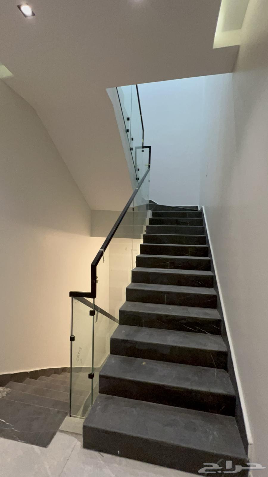 5 bedroom villa in Al Janadriyah 12