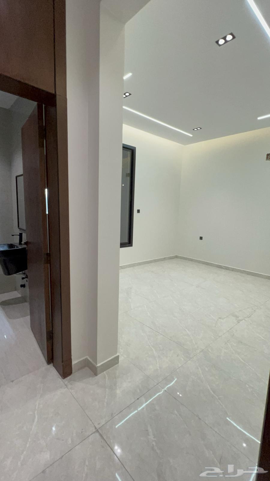 5 bedroom villa in Al Janadriyah 14