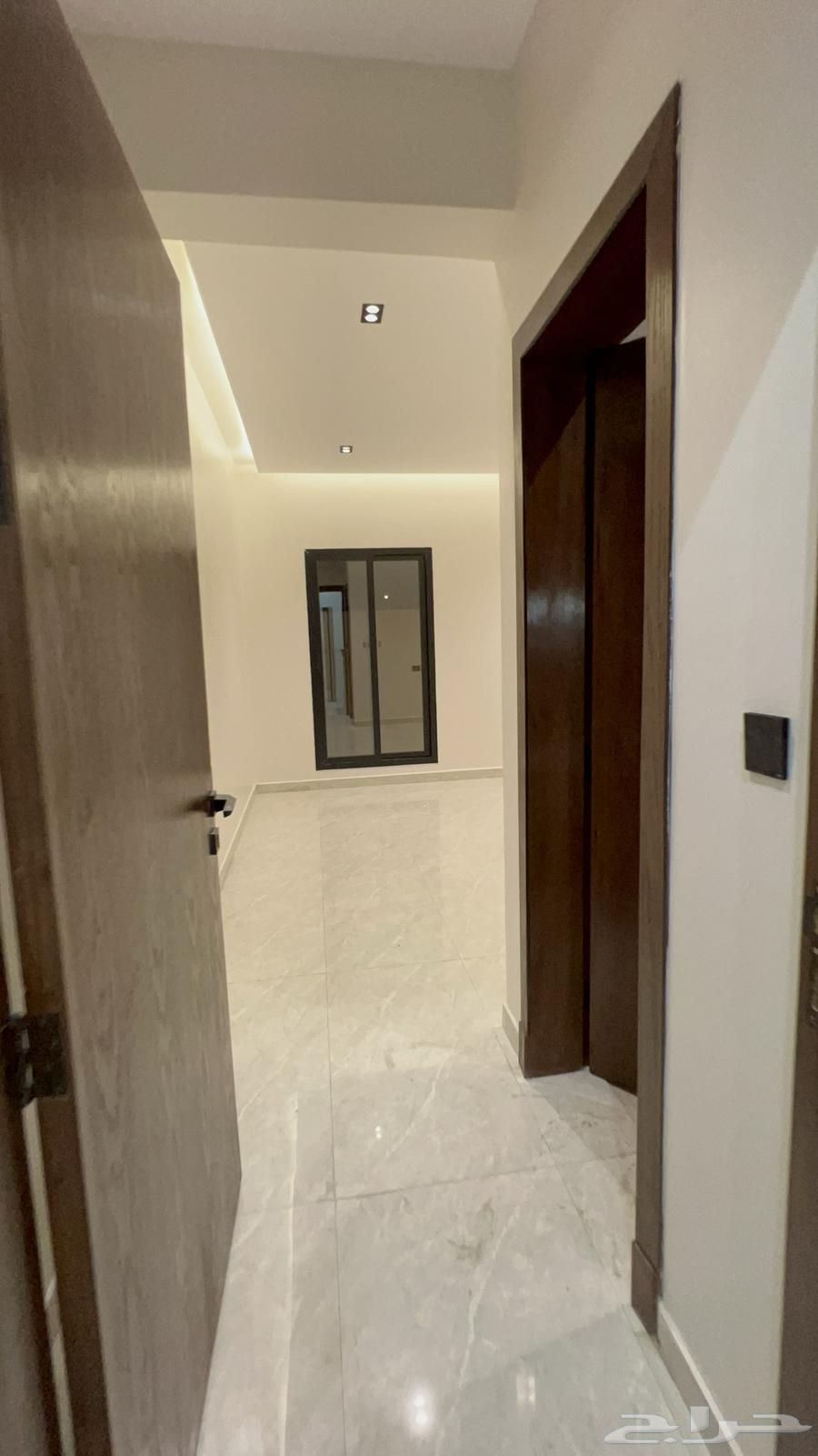 5 bedroom villa in Al Janadriyah 17