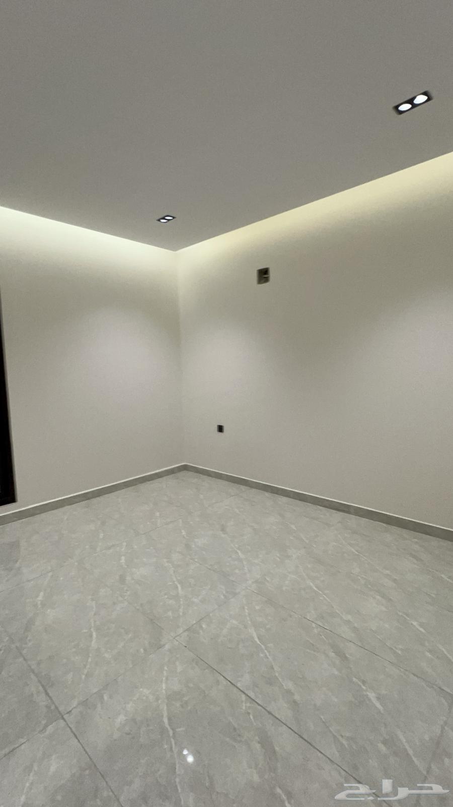 5 bedroom villa in Al Janadriyah 18