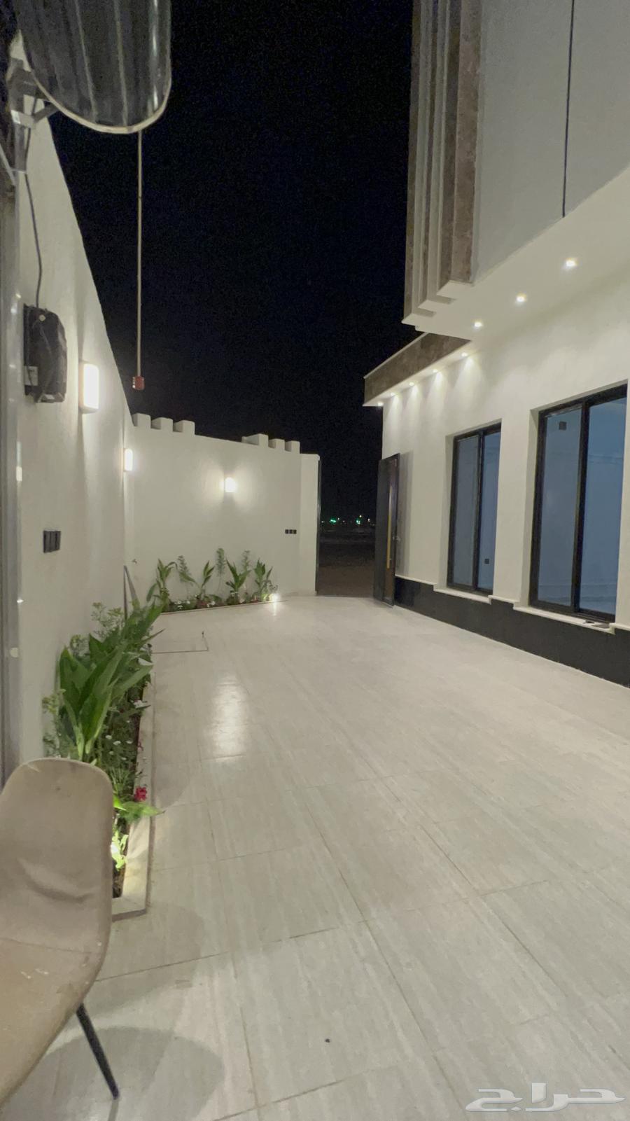 5 bedroom villa in Al Janadriyah 3