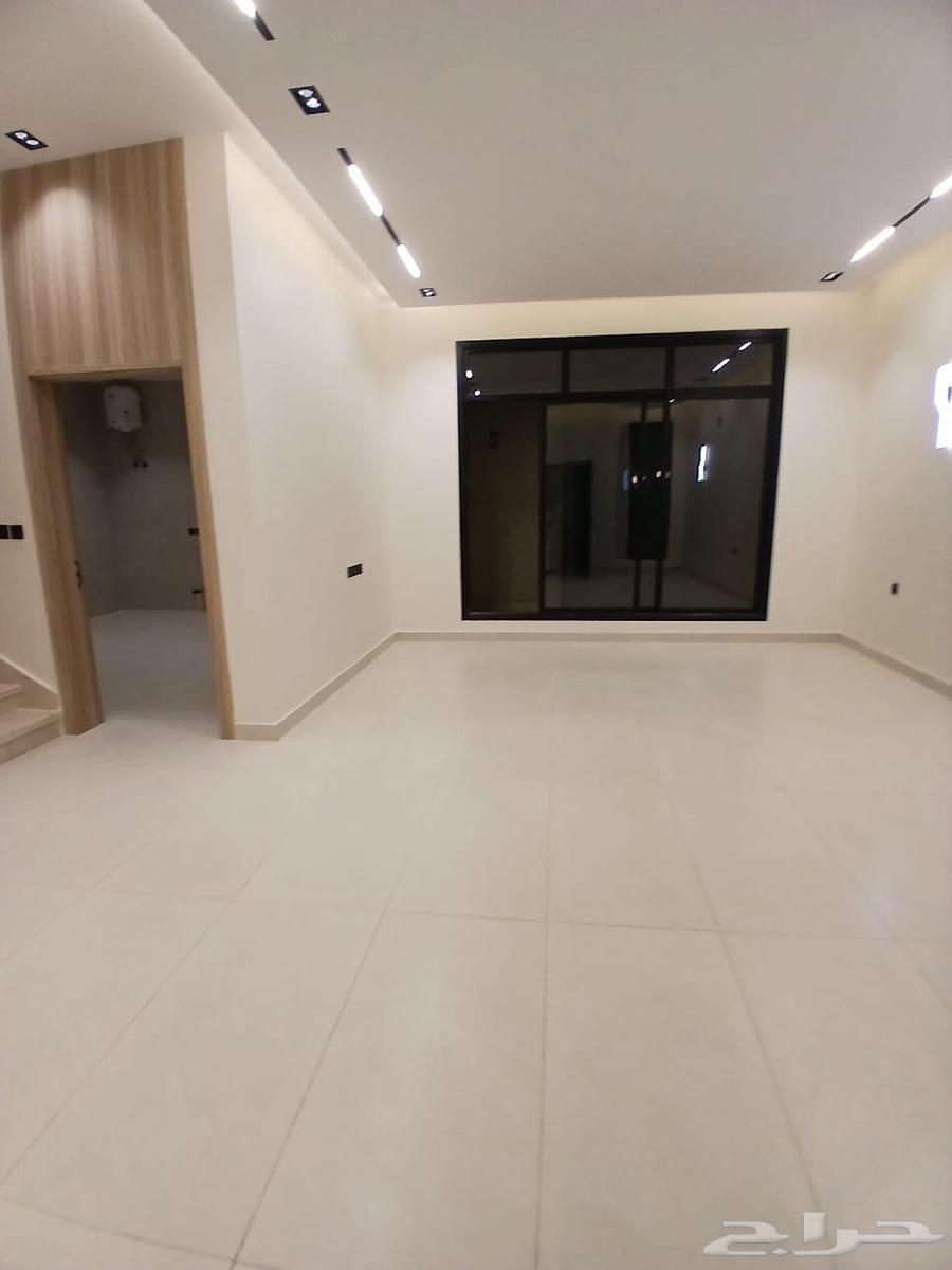 فيلا 7 غرف في البيان 11