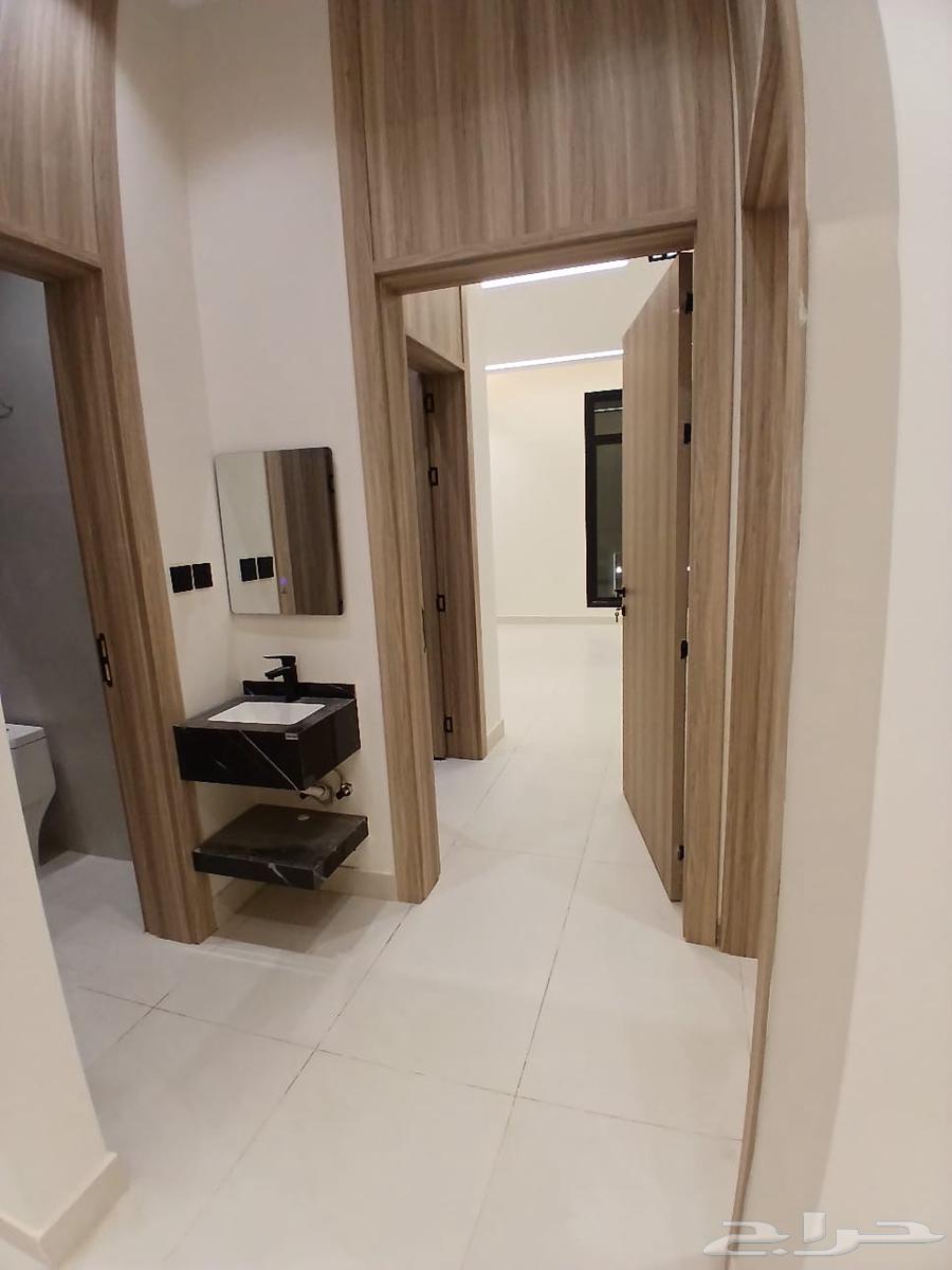 فيلا 7 غرف في البيان 4