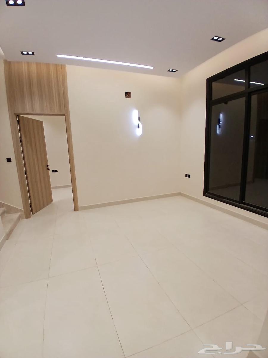 فيلا 7 غرف في البيان 8