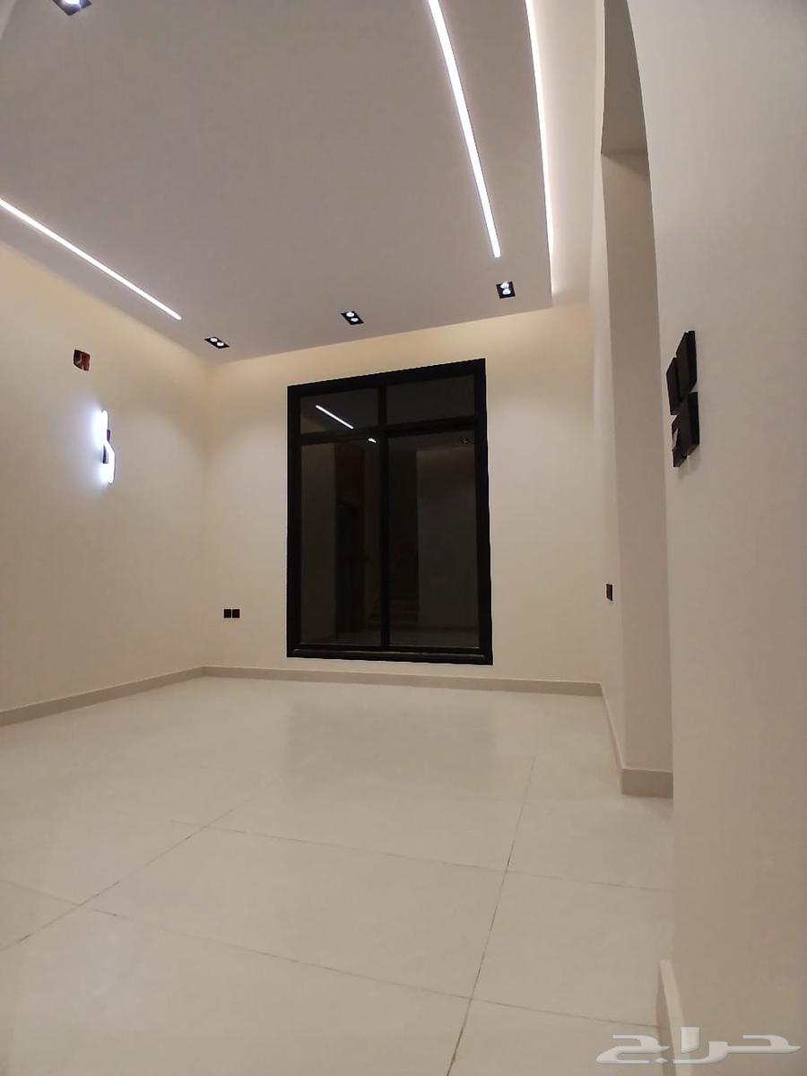 فيلا 7 غرف في البيان 10