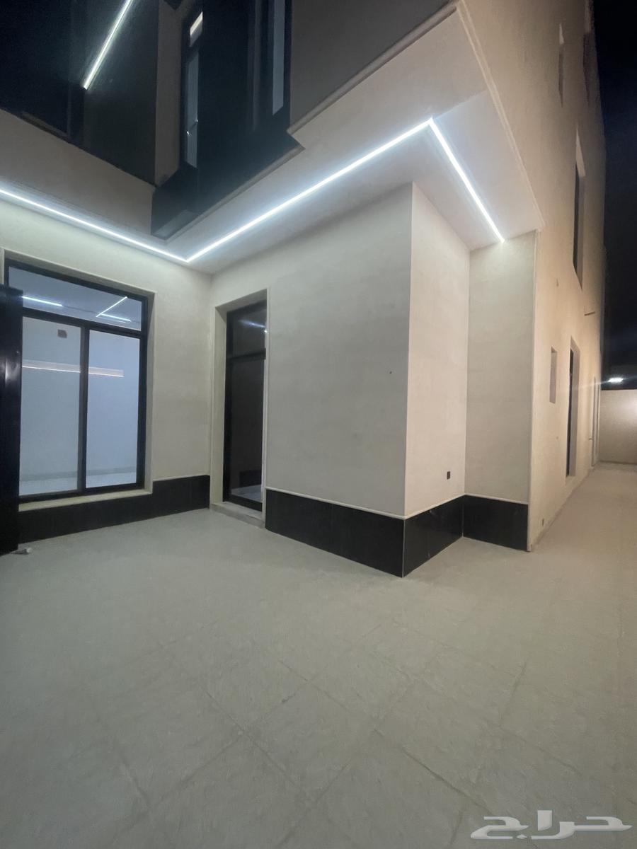 9 bedroom villa in Al Bayan 2