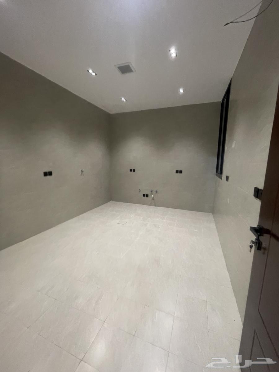 9 bedroom villa in Al Bayan 11