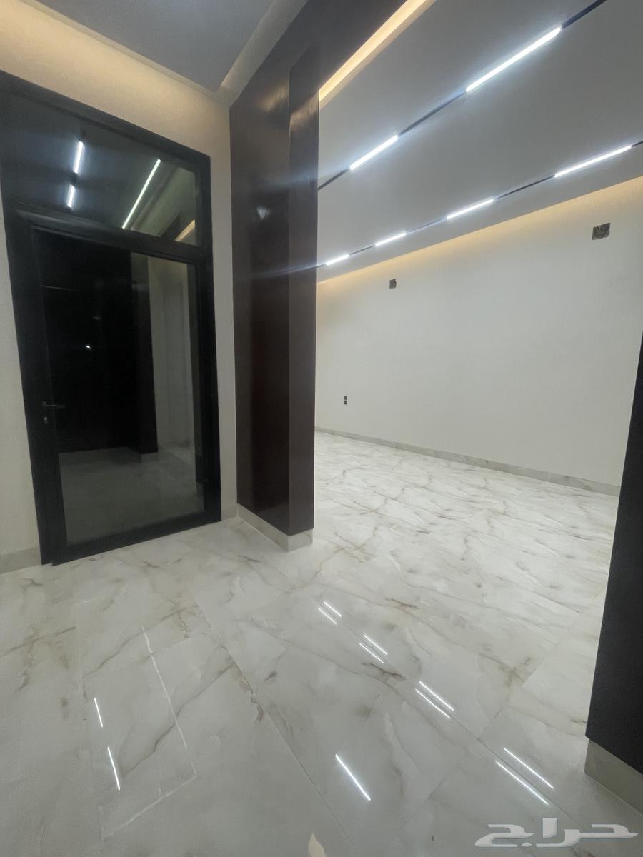 9 bedroom villa in Al Bayan 4