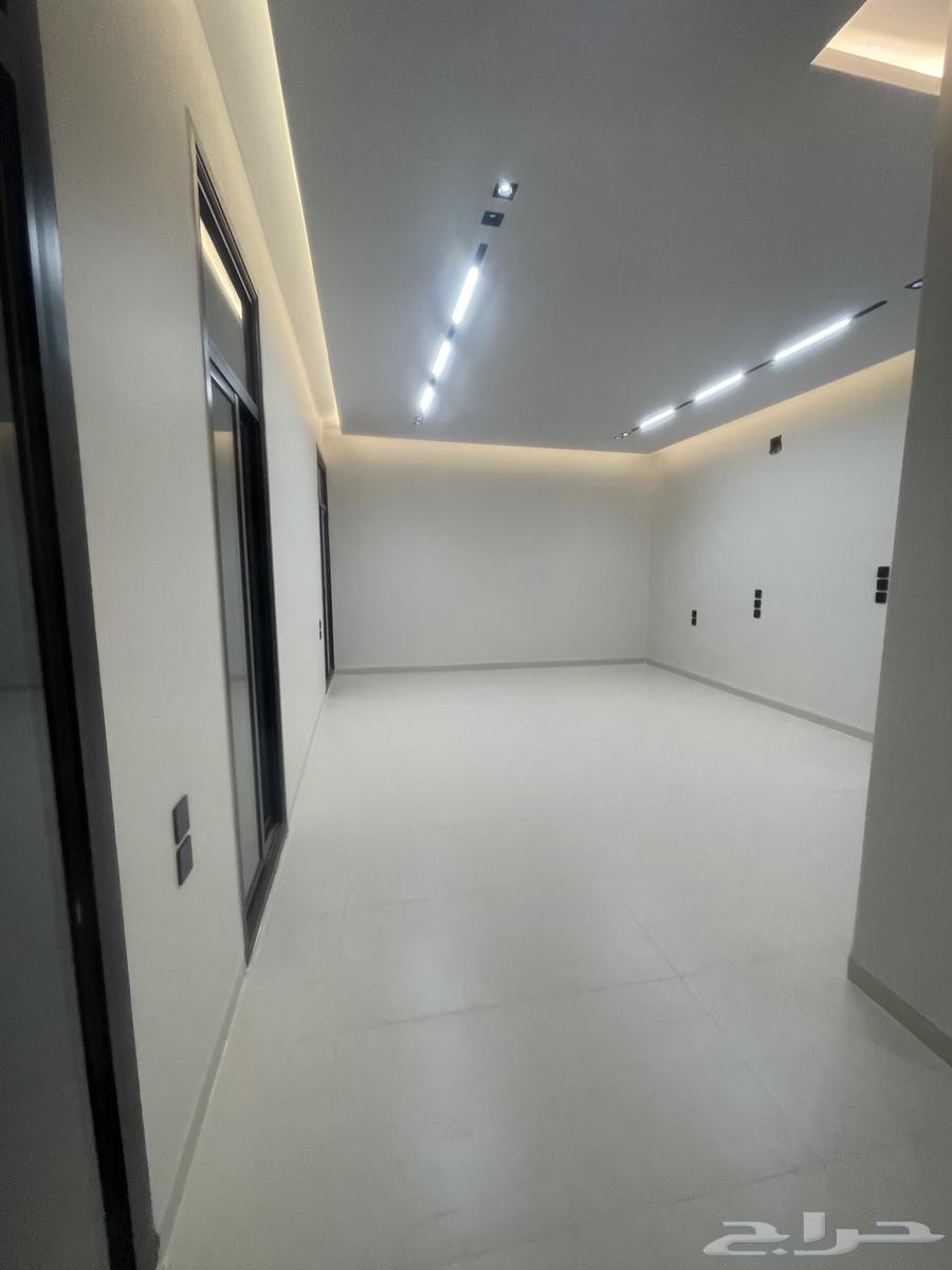 9 bedroom villa in Al Bayan 10