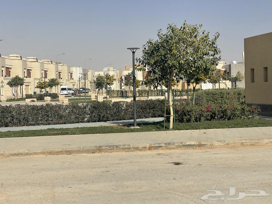 4 bedroom villa in Al Janadriyah 2