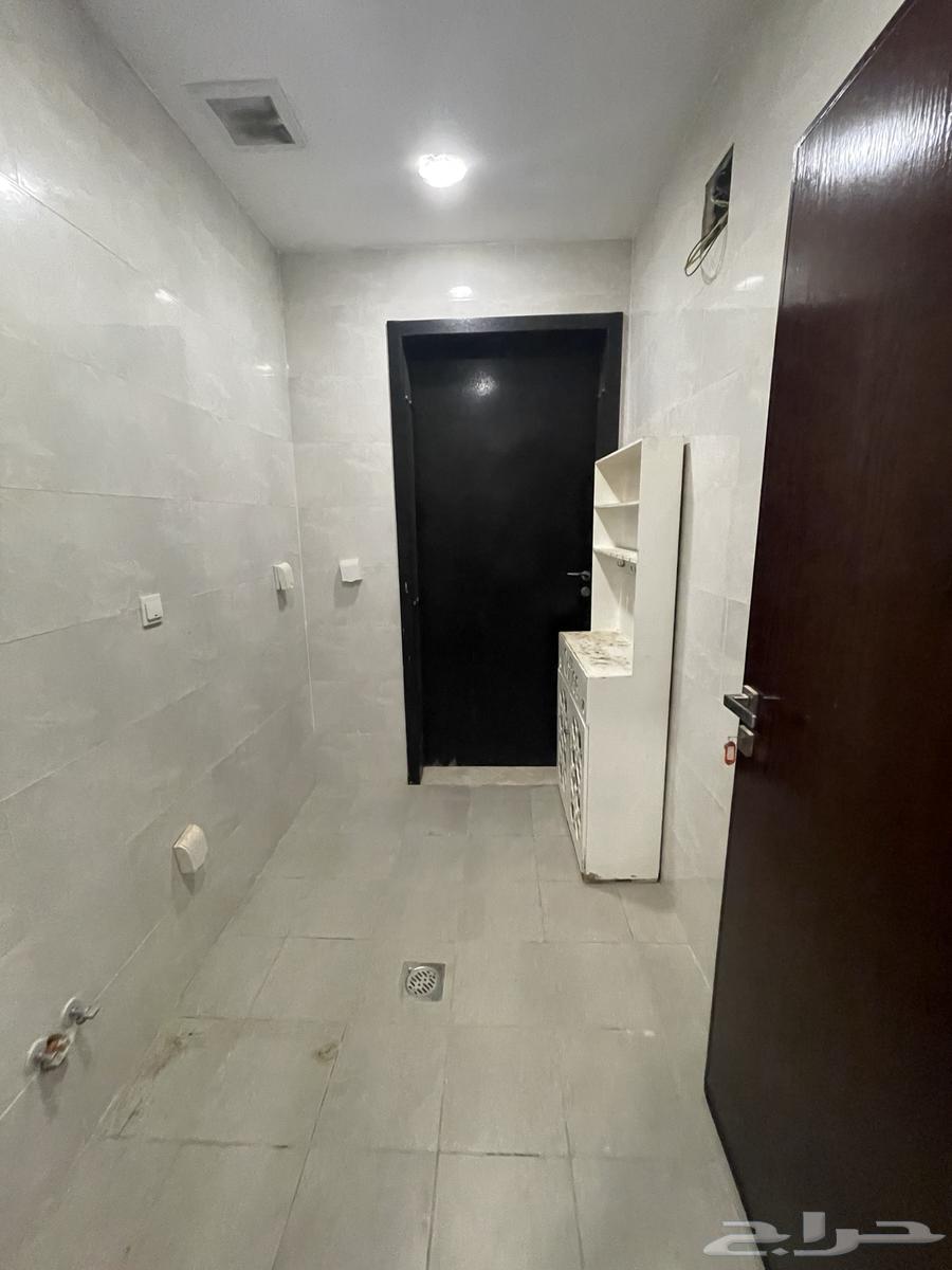 4 bedroom villa in Al Janadriyah 14