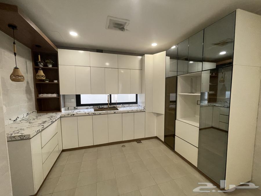 4 bedroom villa in Al Janadriyah 16
