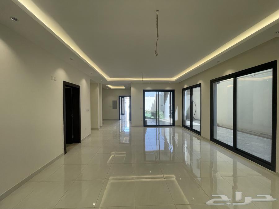 4 bedroom villa in Al Janadriyah 19