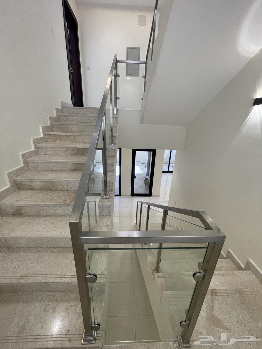 4 bedroom villa in Al Janadriyah 21
