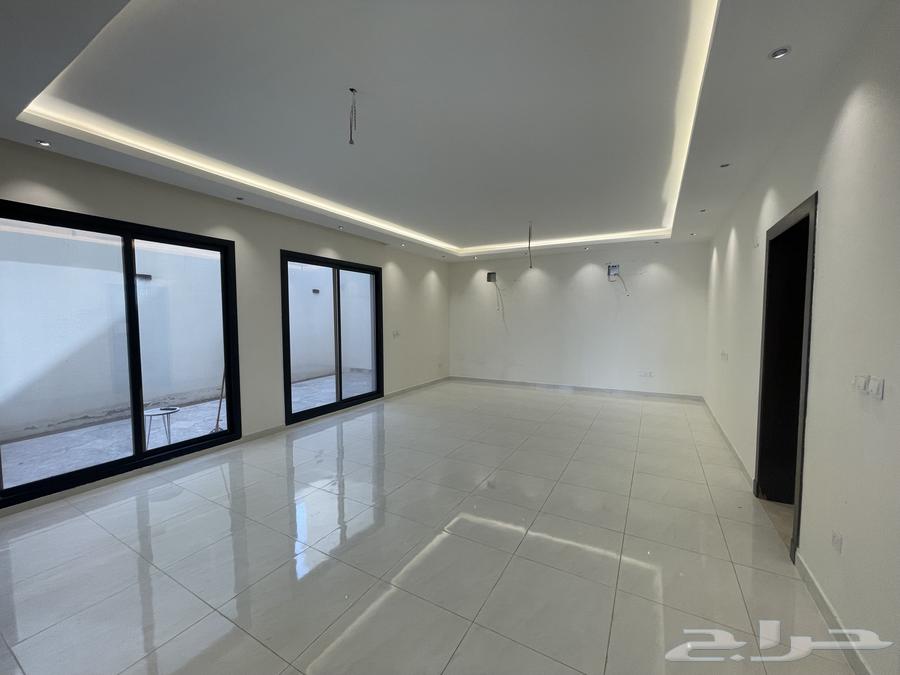 4 bedroom villa in Al Janadriyah 22