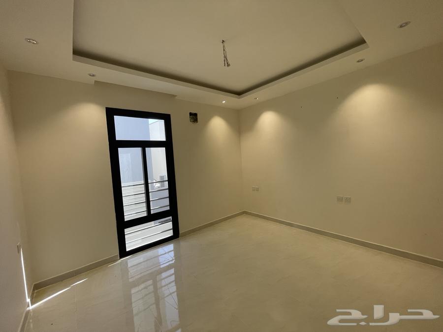 4 bedroom villa in Al Janadriyah 26