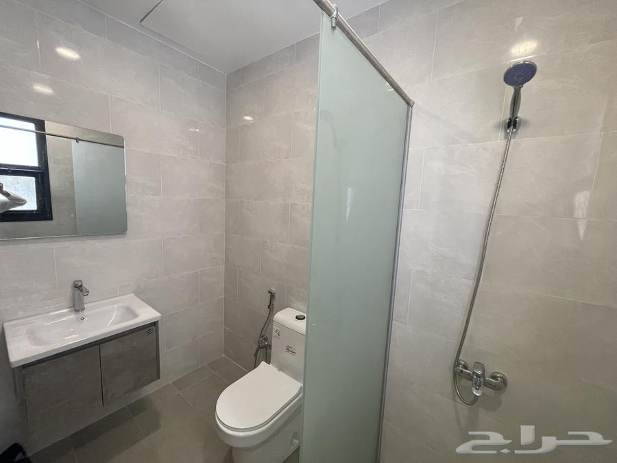 4 bedroom villa in Al Janadriyah 30