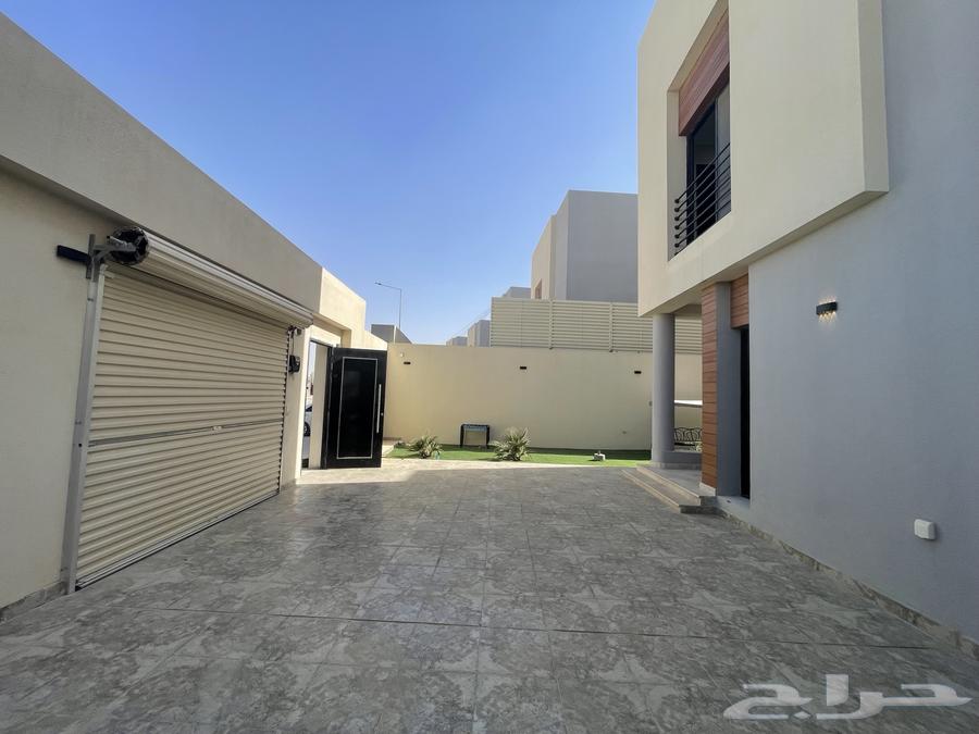 4 bedroom villa in Al Janadriyah 4