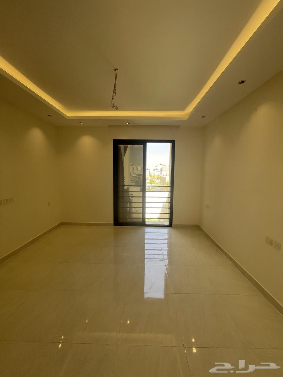 4 bedroom villa in Al Janadriyah 31