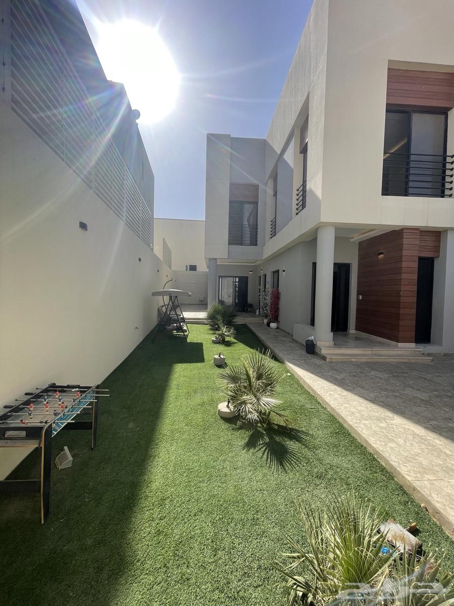 4 bedroom villa in Al Janadriyah 5