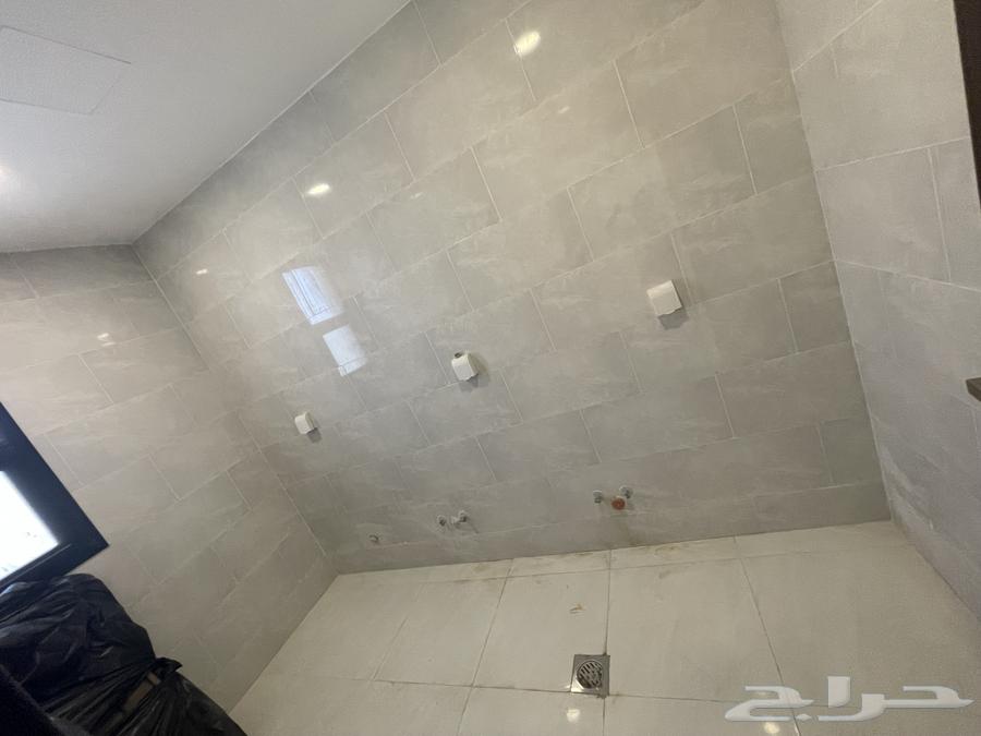4 bedroom villa in Al Janadriyah 42