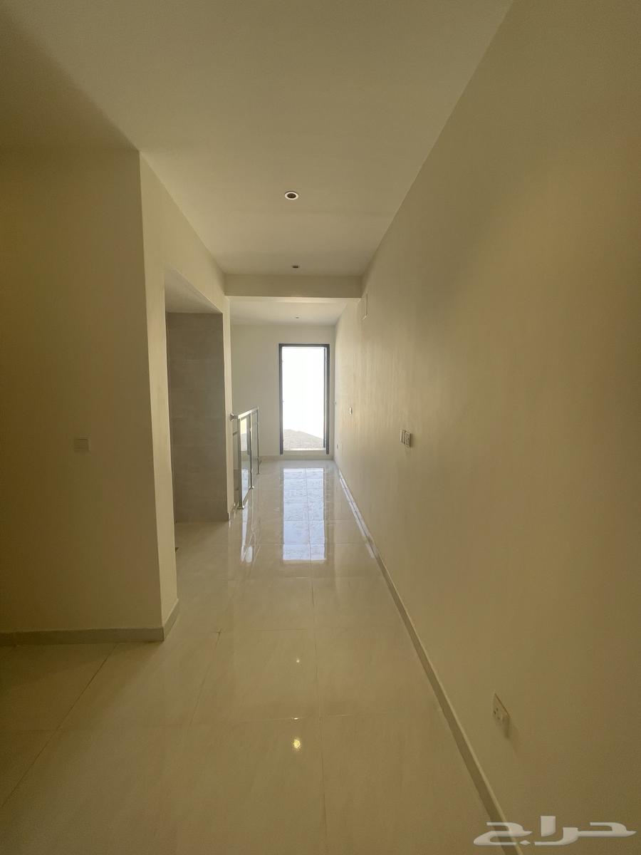 4 bedroom villa in Al Janadriyah 44
