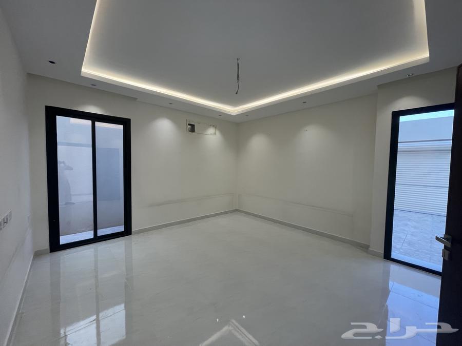 4 bedroom villa in Al Janadriyah 9