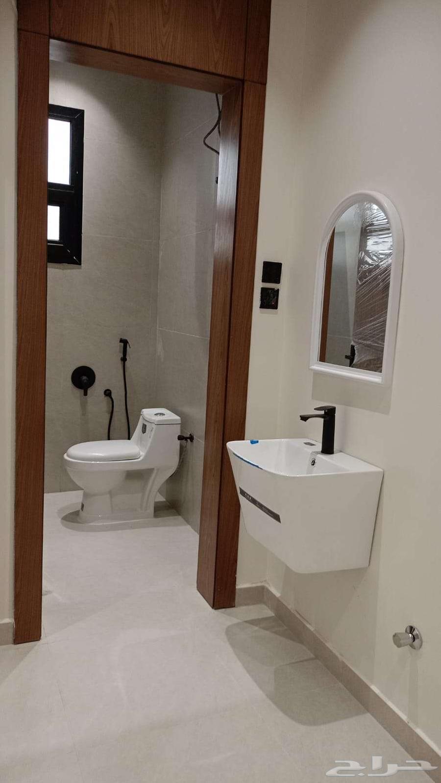5 bedroom villa in Al Wisam 3