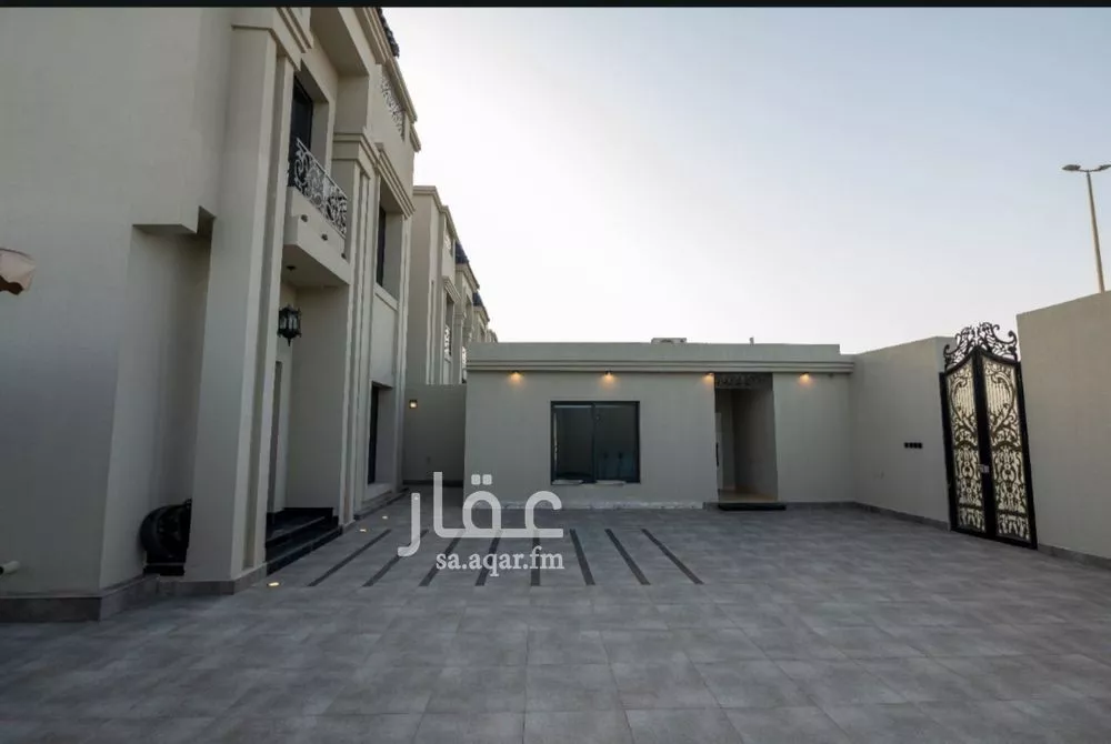 فيلا 8 غرف في البحيرة 7