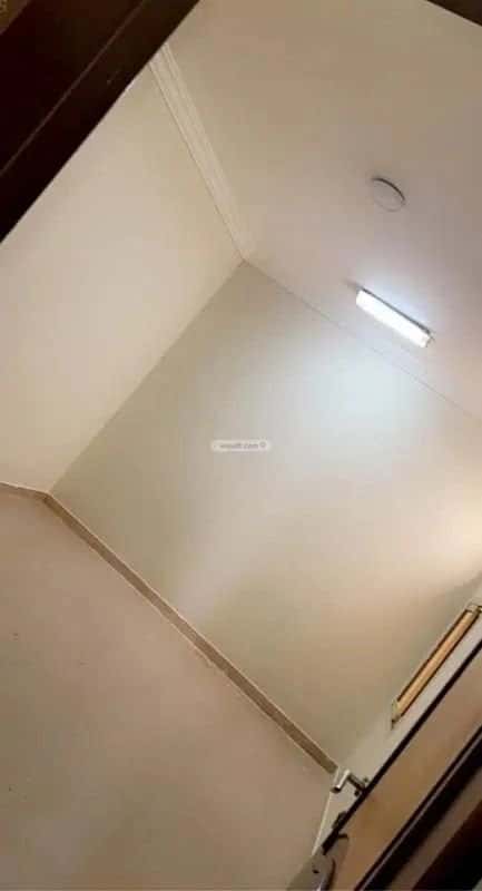 4 bedroom floor in Dhahrat Laban 5