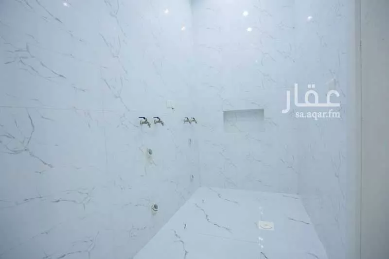 فيلا 7 غرف في الصوارى 20