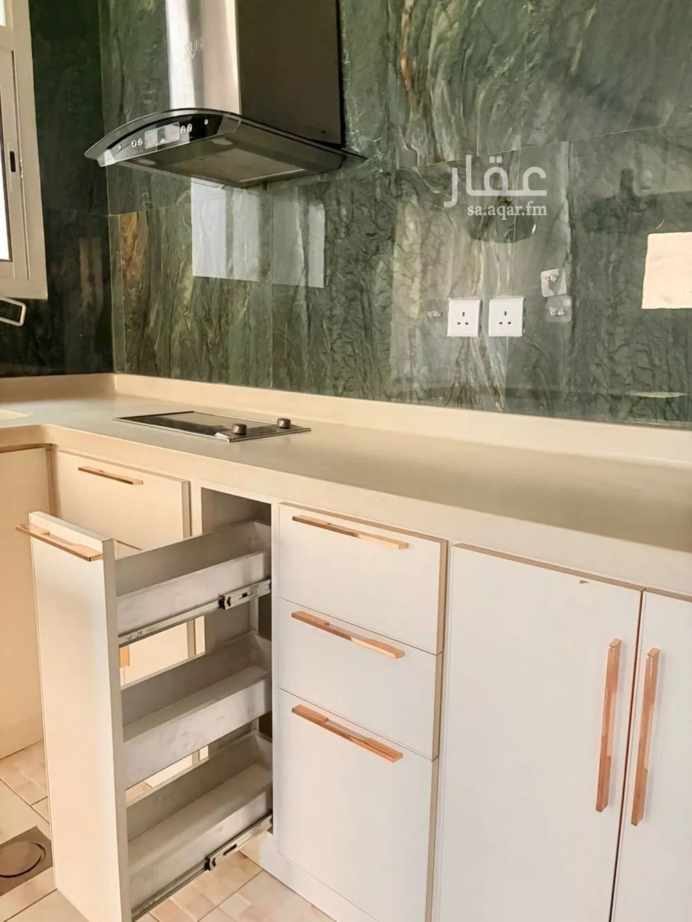 3 bedroom apartment in Al Malqa 8