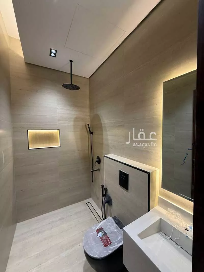 فيلا 5 غرف في العارض 11