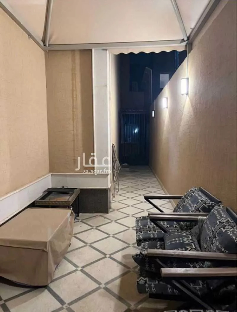 5 bedroom villa in Al Maizilah 4