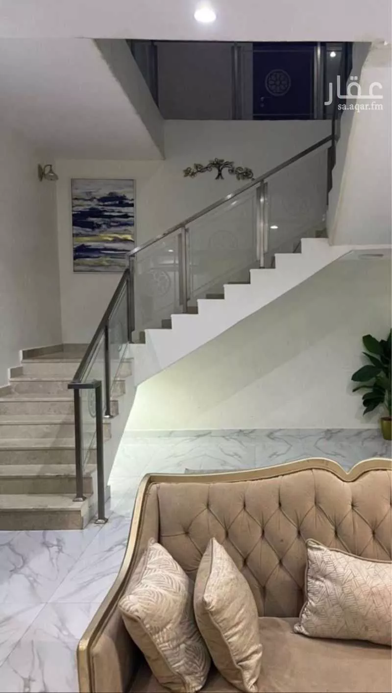 5 bedroom villa in Al Maizilah 5