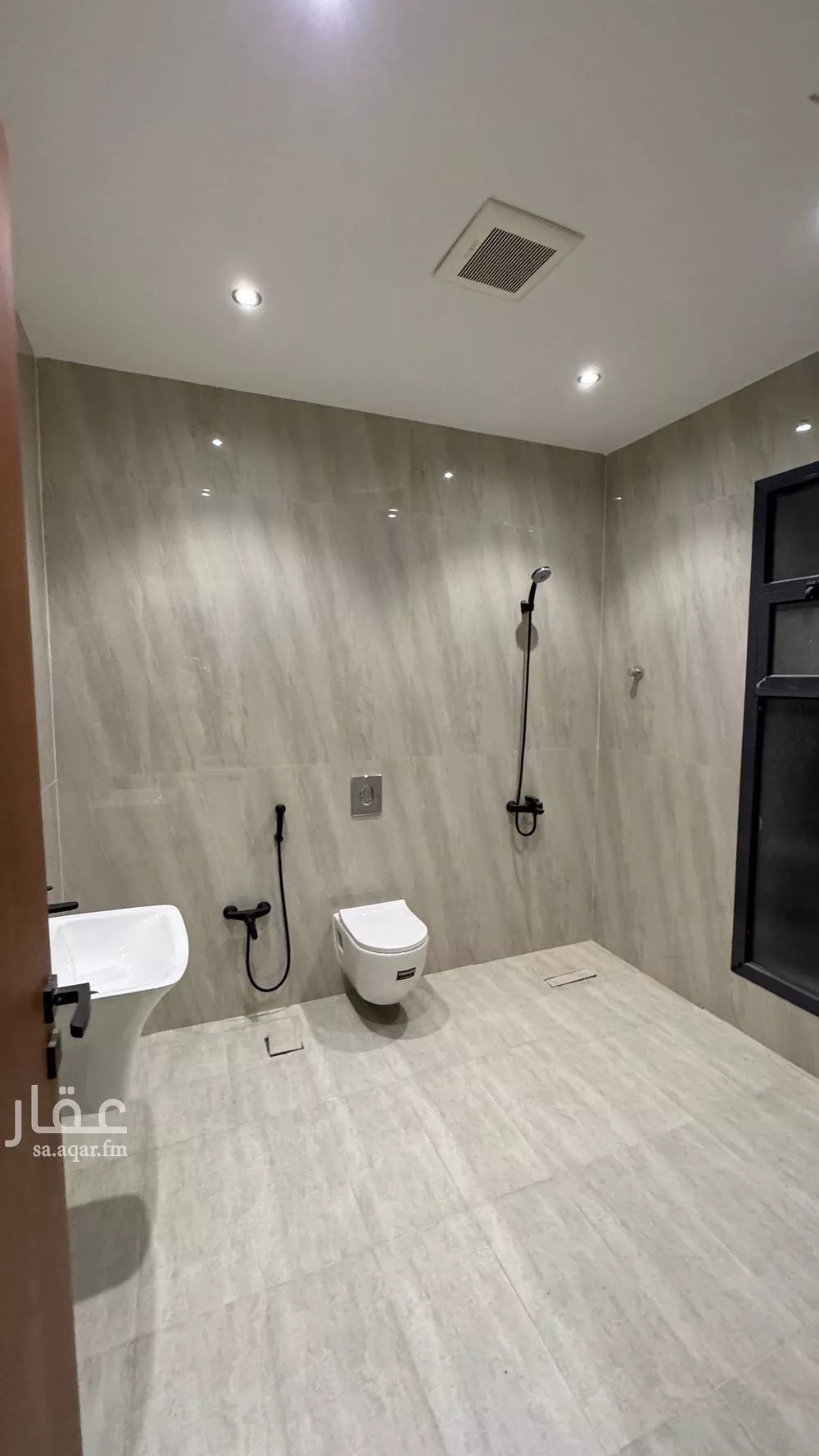 3 bedroom floor in Al Aridh 19