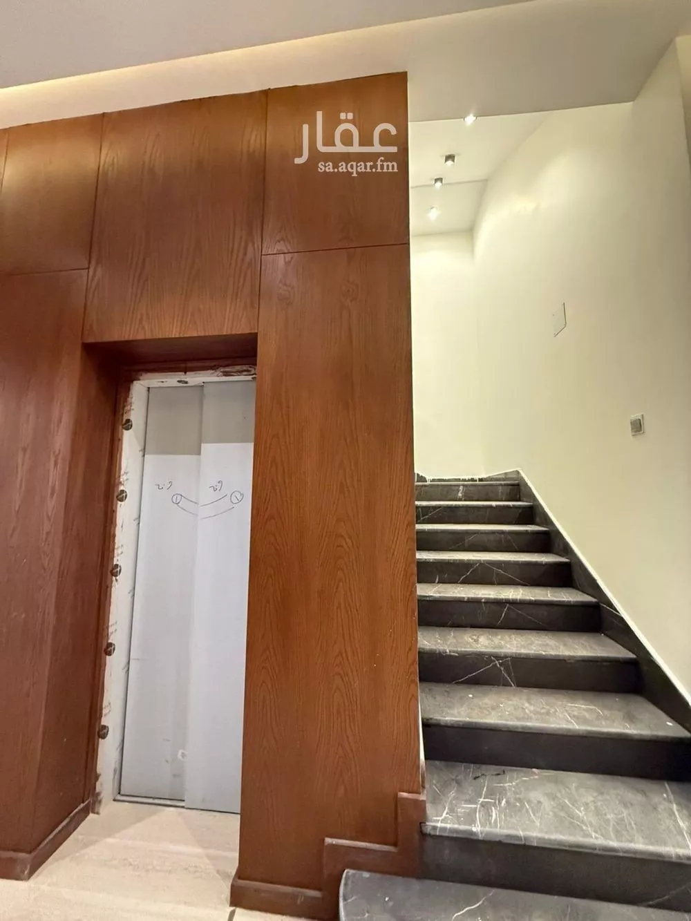 فيلا 6 غرف في المهدية 7