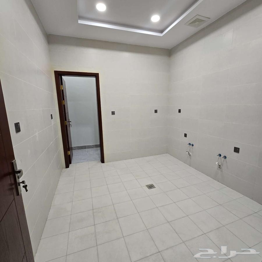4 bedroom apartment in Al Marwa 15