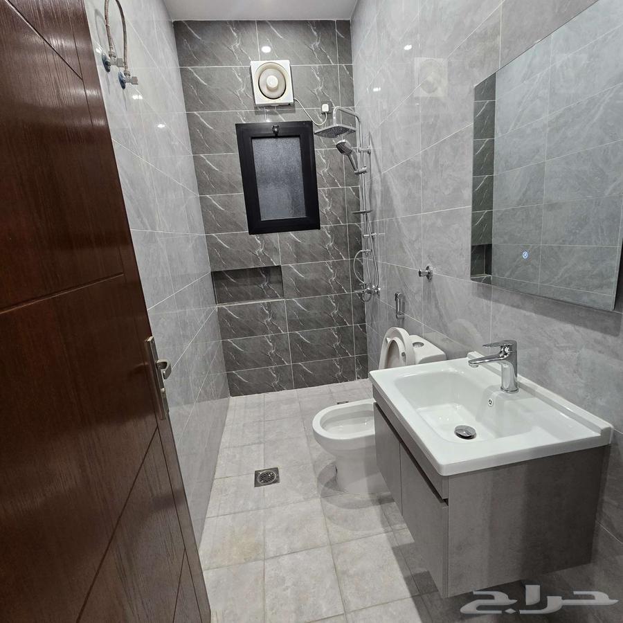 4 bedroom apartment in Al Marwa 5
