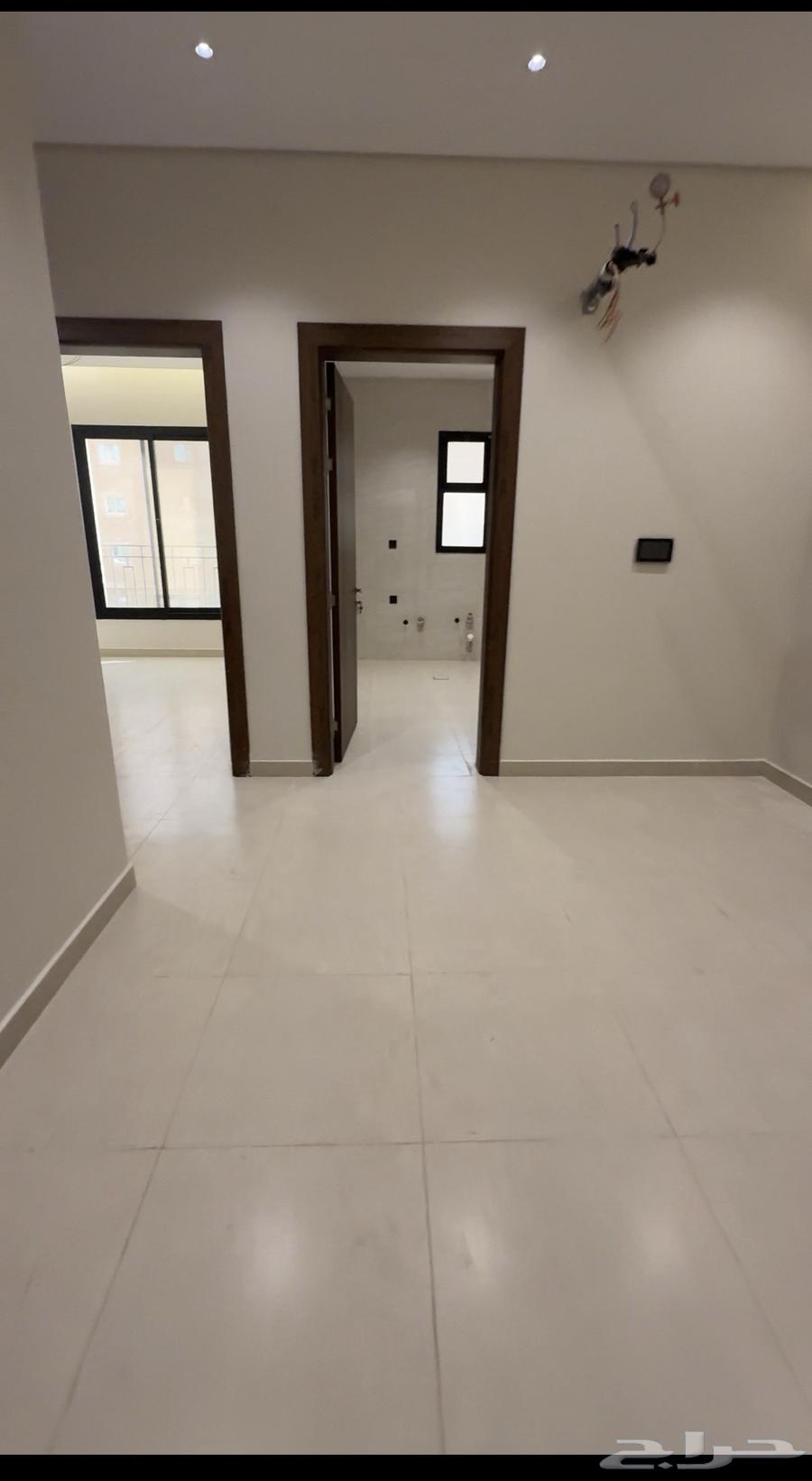 شقة 3 غرف في الريان 4