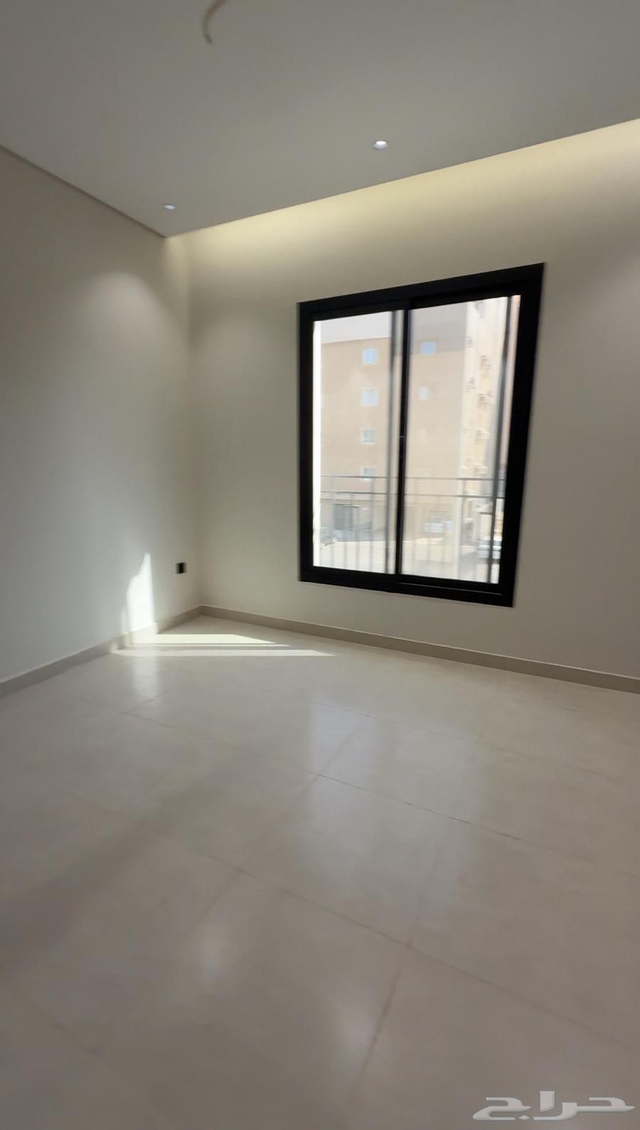 شقة 3 غرف في الريان 6