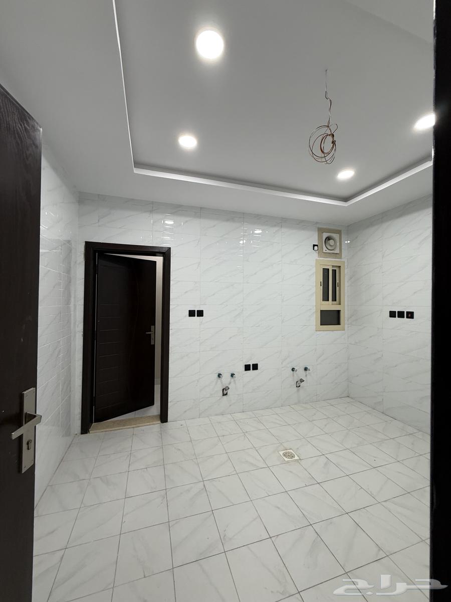 5 bedroom apartment in Muraykh 4
