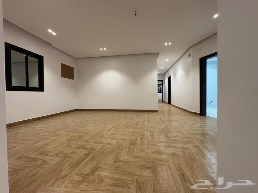 5 bedroom apartment in Muraykh 11