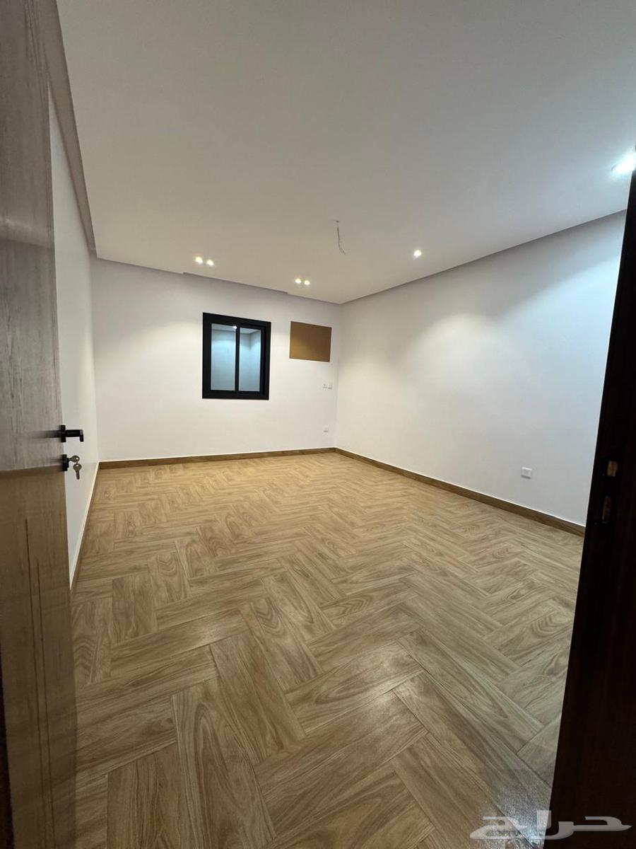 5 bedroom apartment in Muraykh 15