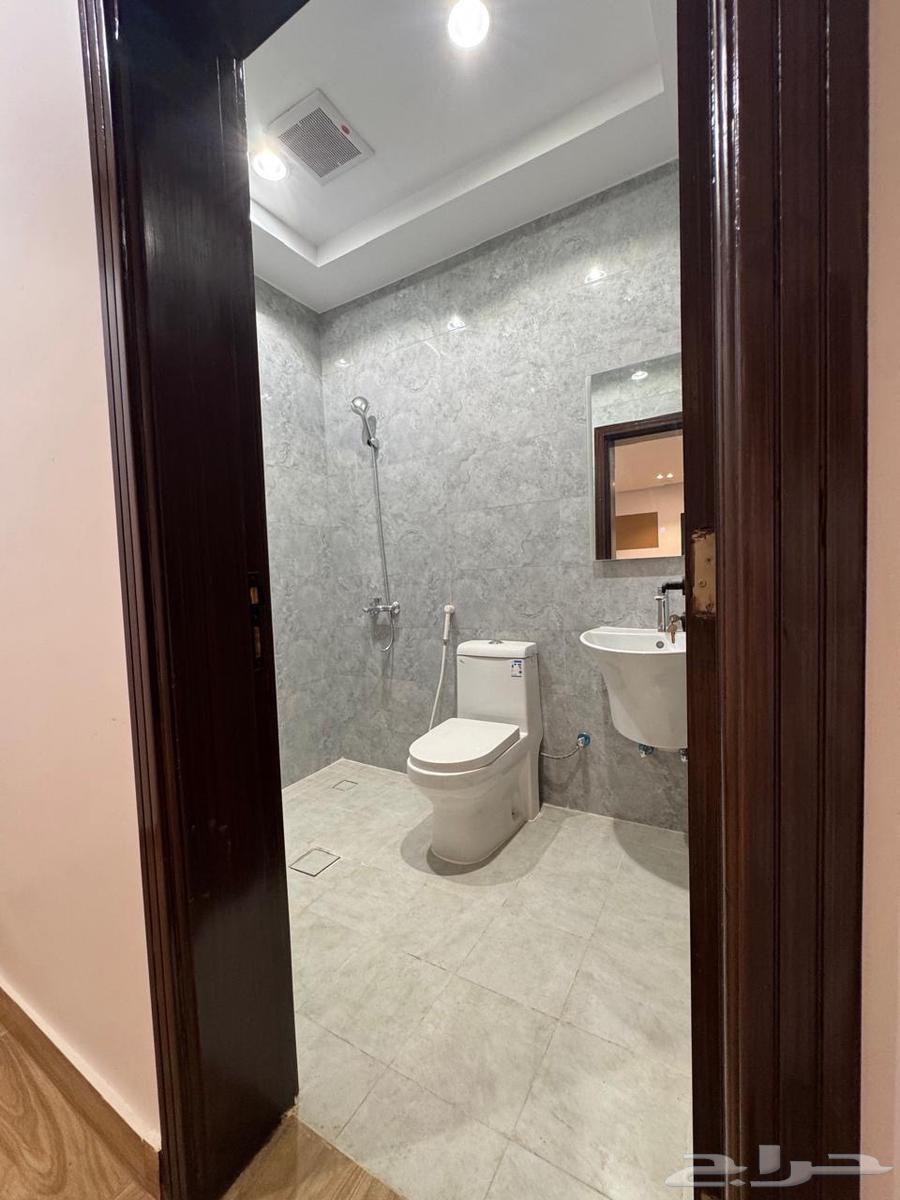 5 bedroom apartment in Muraykh 18