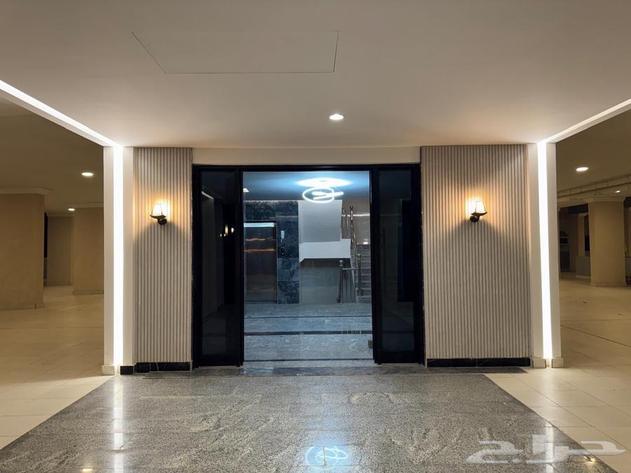 5 bedroom apartment in Muraykh 3