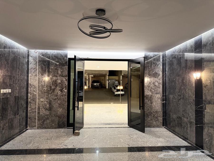 5 bedroom apartment in Muraykh 5